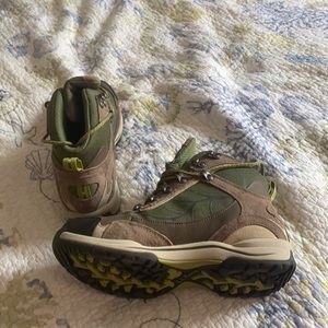 Women’s hiking boots